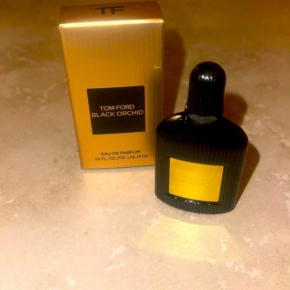 Was ist das beste Black Orchid Dupe? Erschwingliche Alternativen, die du kennen solltest 2 What does Tom Ford Black Orchid smell like