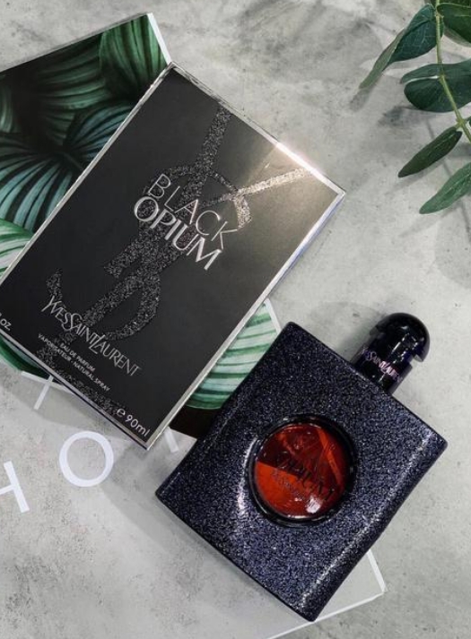 Black Opium Dupe für Damen: Die perfekte günstige Alternative zum YSL Original 3 Black Opium dupes fragrances