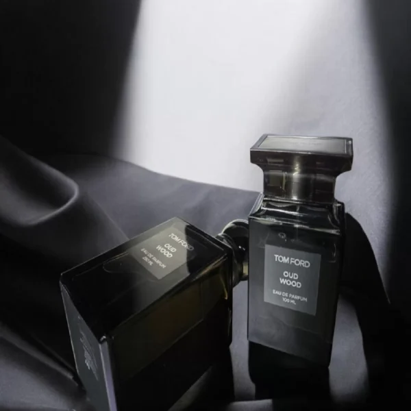 Was ist das beste Oud Wood Dupe? 5 erschwingliche Alternativen, die Sie lieben werden 13 Oud Wood Dupe
