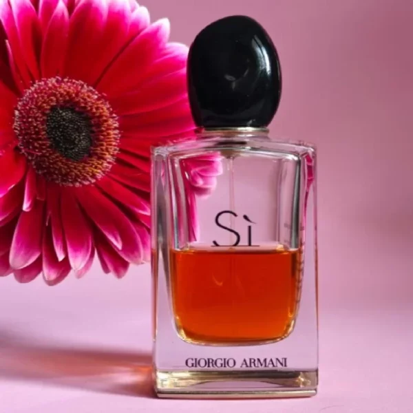 Armani Sì Zara Dupe: Mein Guide zu den besten günstigen Alternativen für Luxusparfum 9 Armani Sì Zara Dupe