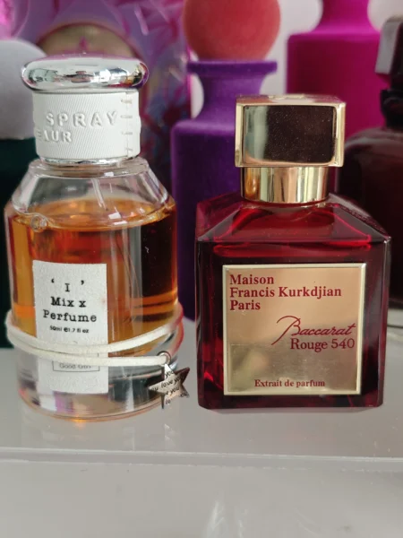Wie man das beste Baccarat Rouge 540 Dupe in Deutschland findet: Der ultimative Supply-Chain-Guide 8 Direkter optischer Vergleich: Das traditionelle 300-Euro Luxusparfum Baccarat Rouge 540 neben dem hochwertigen Extrait-Duftzwilling Imixx No. 19