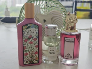 How to: Den besten Gucci Flora Dupe finden – Der Insider-Guide eines Parfümeurs für langanhaltende Duftzwillinge 2 Duftnoten-Analyse: Birnenblüte, weiße Gardenie und brauner Zucker im Original-Luxusduft im Vergleich zu einer hochwertigen Parfum Alternative.