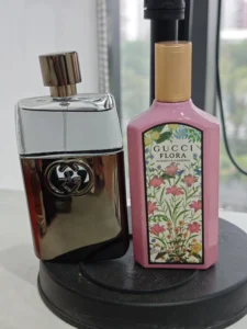 How to: Den perfekten Gucci Flora Gorgeous Jasmine Dupe finden – Ein Insider-Leitfaden aus dem Duftlabor 2 Labor-Gegenüberstellung der Duftöl-Konzentrationen: Traditionelles Gucci Eau de Parfum vs. langanhaltender Imixx Duftzwilling.
