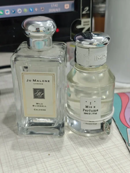 Wie man das beste Jo Malone Wild Bluebell Dupe in Deutschland findet: Ein Insider-Guide zu Haltbarkeit und Inhaltsstoffen 2 Vergleich zwischen dem originalen Jo Malone Wild Bluebell Cologne und einer hochkonzentrierten Eau de Parfum Alternative
