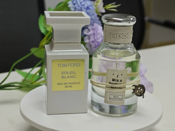 How to: Wie man den besten Tom Ford Soleil Blanc Dupe findet – Zara Alternative vs. IMIXX Lieferketten-Geheimnisse 1 Tom Ford Soleil Blanc Original im Vergleich mit einem hochwertigen Parfum Zwilling für den Sommer