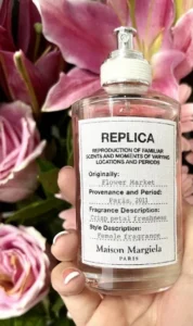 Preis- und Qualitätsvergleich zwischen traditionellem Luxusparfüm und hochwertigen Direct-to-Consumer Nischendüften mit frischen floralen Noten.