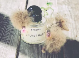 How to: Das beste Byredo Velvet Haze Dupe finden – Ein Insider-Guide aus der Parfüm-Manufaktur 2 Labor-Analyse der Inhaltsstoffe: IMixx Perfume Alternative inspiriert von Velvet Haze im Test gegen das Luxus-Original