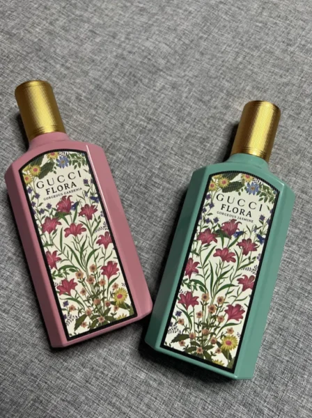How to Find the Best Gucci Flora Jasmine Dupe: Ein Insider-Guide aus dem Duftlabor 2 Optischer und preislicher Vergleich zwischen dem originalen Luxusparfüm Gucci Flora Gorgeous Jasmine und einem hochwertigen Extrait de Parfum Duftzwilling.