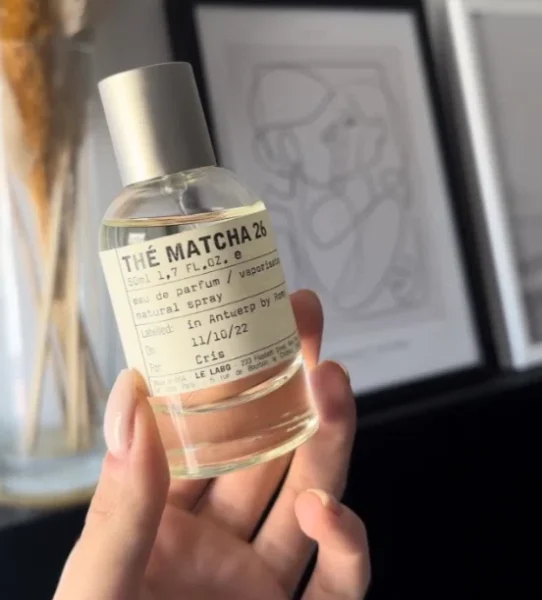 How to: Das perfekte Le Labo Thé Matcha 26 Dupe finden – Ein tiefgreifender Supply-Chain-Guide für Duftzwillinge 3 Vergleich der Kostenstruktur: Ein 250-Euro Luxus-Nischenparfüm im direkten Vergleich mit einer hochwertigen Direct-to-Consumer Parfüm-Alternative