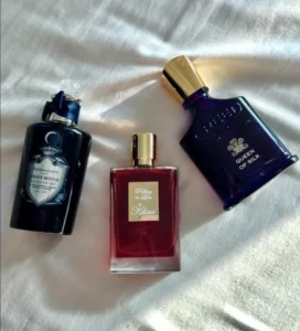 How to Find the Best Creed Queen of Silk Dupe: Ein Insider-Guide aus dem Duftlabor (2026) 1 Visueller Vergleich eines teuren Nischendufts und einem hochwertigen Creed Queen of Silk Dupe Extrait de Parfum im Labor