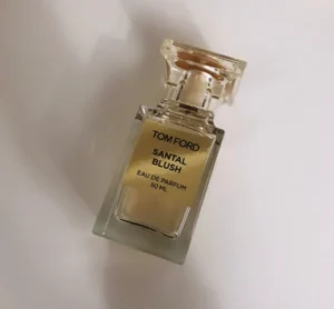 How to: Das Geheimnis von cremigen Sandelholz-Düften wie Tom Ford Santal Blush entschlüsseln – Ein Laborbericht 2 Gegenüberstellung von Tom Ford Santal Blush und der cremigen Sandelholz-Alternative von Imixx Perfume hinsichtlich Duftölkonzentration.