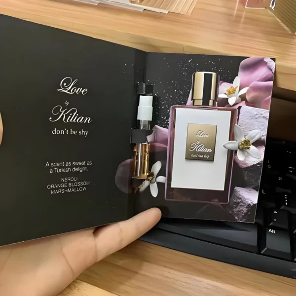 How to: "Love Don't Be Shy" richtig tragen – Der ultimative Guide, Duft-Geheimnisse & das beste Dupe in Deutschland 1 In-depth visual and scent note comparison between luxury designer perfume and our high-value alternative fragrance